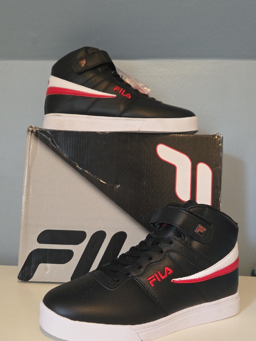 Fila VULC 13 Black High-Top Sneakers with Red & White Accents size 9